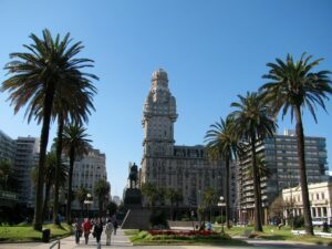 Uruguay - Plaza de Armas - Montevideo